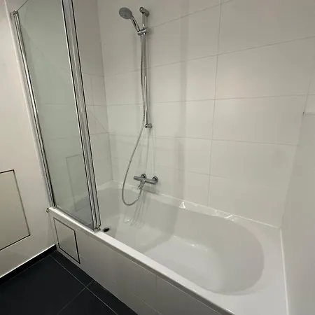 Spacious Next To Port Of Apartment *